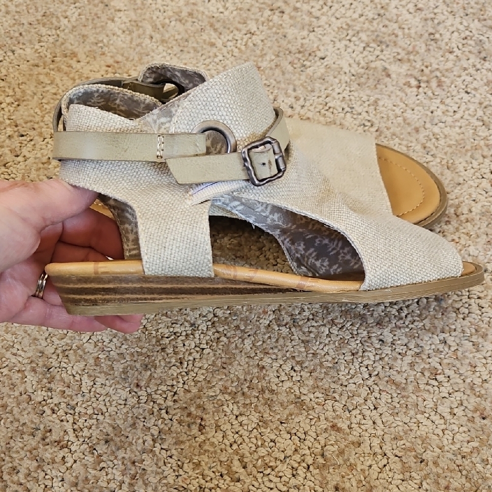 Blowfish Cream Malibu Sandals with Ankle Wrap and Adjustable Strap - Picture 8 of 12